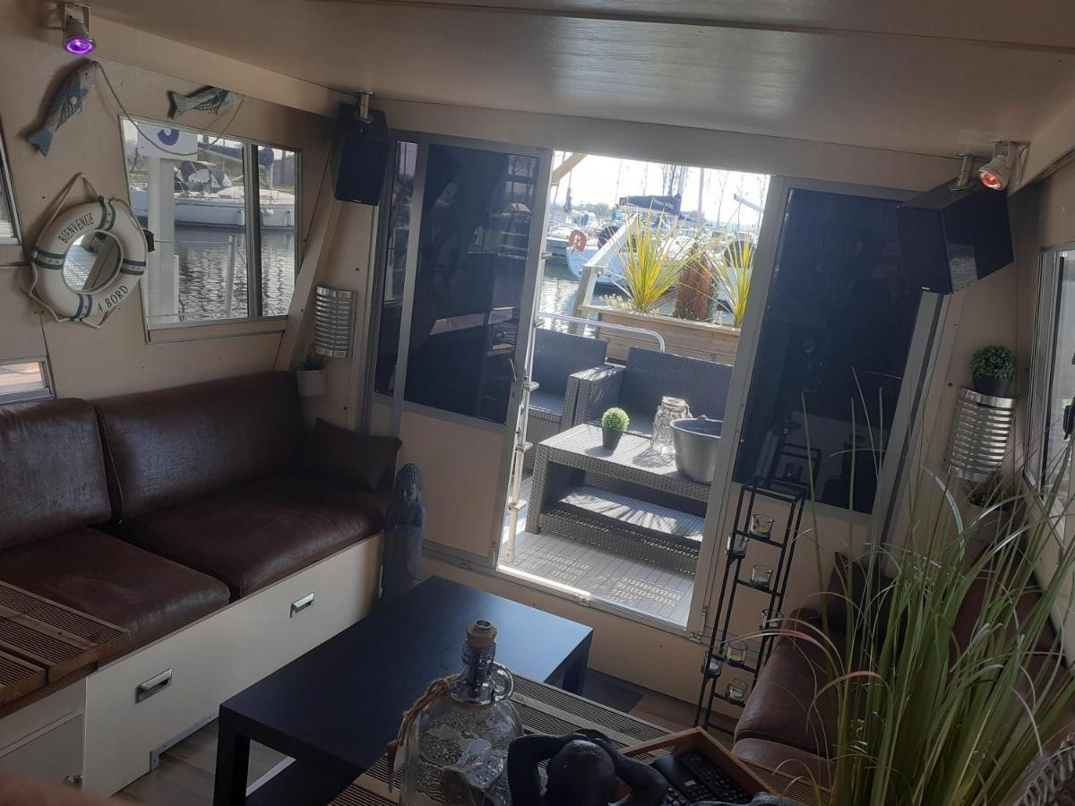 Hotel Magnifique Bateau Maison Ouistreham Exterior foto